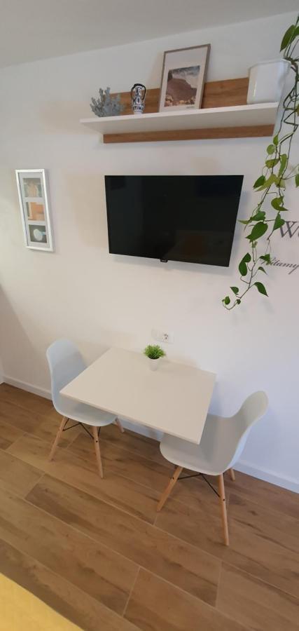 דראמליי Apartments & Rooms Karla מראה חיצוני תמונה